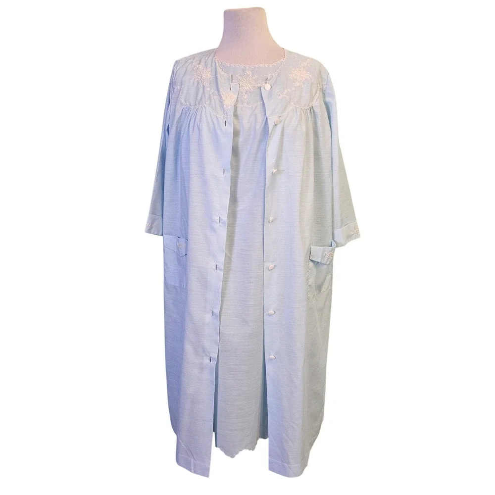Vintage 1970s Blue Peignoir Set Embroidered Nightgown Robe Size 38 USA Lounge